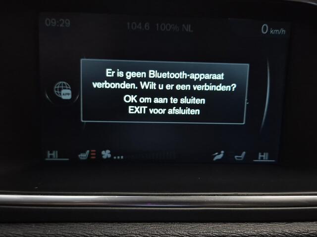 Volvo V40 2.0 T2 Summum Trekhaak, Stof-Leder bekleding.