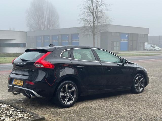 Volvo V40 2.0 D3 Business Sport R-design Automaat Trekhaak