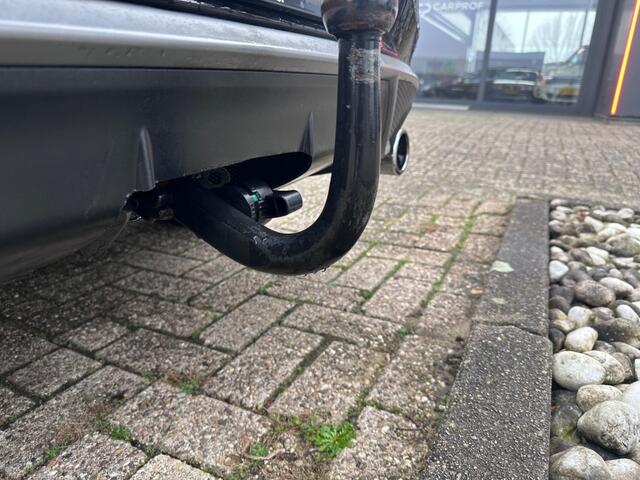 Volvo V40 2.0 D3 Business Sport R-design Automaat Trekhaak