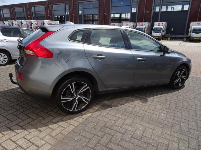 Volvo V40 2.0 T2 R-Design Trekhaak l Stoelverwarming l NAV