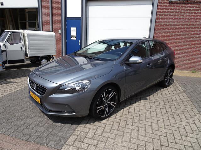 Volvo V40 2.0 T2 R-Design Trekhaak l Stoelverwarming l NAV