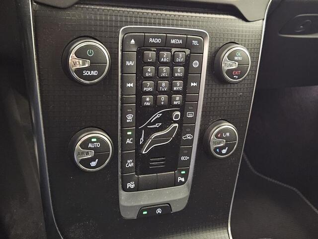 Volvo V40 1.5 T3 Polar+ Sport | Panoramadak | Harman/Kardon | Keyless entry | Standkachel | Stoel verwarming | DAB | Parkeercamera |