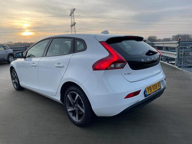 Volvo V40 2.0 T2 Nordic+ | Navigatie | Cruise Control | Climate Control | Stoelverwarming | Parkeersensoren | LED Koplampen | Lichtmetalen velgen
