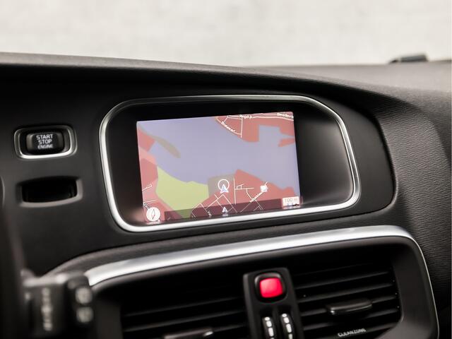 Volvo V40 1.5 T2 Polar+ Sport Automaat (NAVIGATIE, CLIMATE, STOELVERWARMING, LED KOPLAMPEN, SPORTSTOELEN, PARKEERSENSOREN, CRUISE, NIEUWSTAAT)