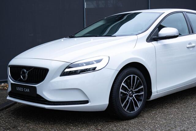 Volvo V40 T2 Polar+ | Zwart Lederen Bekleding | Fullmap Navigatie | Stoelverwarming | Parkeercamera achter | Volvo on Call | Climate Control | Cruise Control |