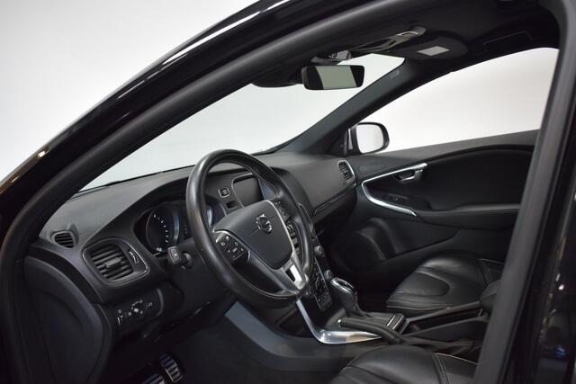 Volvo V40 T3 153pk AUT6 R-Design Polar+ Sport Trekhaak 1500kg/ Adapt. Cruise/ Pano/ Leer/ Stoelverw.