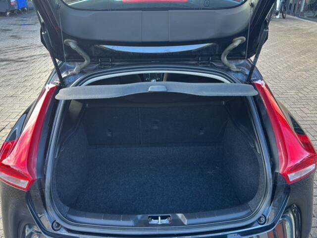 Volvo V40 2.0 KINETIC PDC/CRUISECONTROL/NAVI