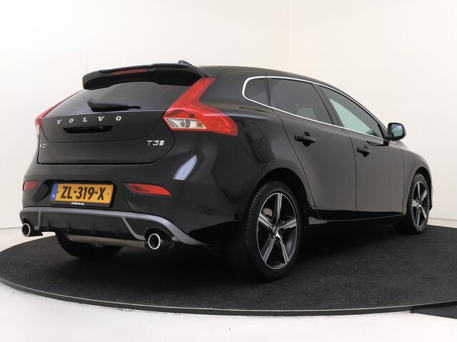 Volvo V40 1.5 T3 Polar+ Sport | Panodak | Stoelverwarming | Camera | Keyless Entry + Start | Lage KM Stand!