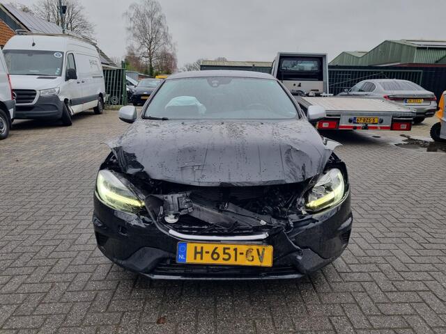 Volvo V40 T3 Aut. Rdesign Pano