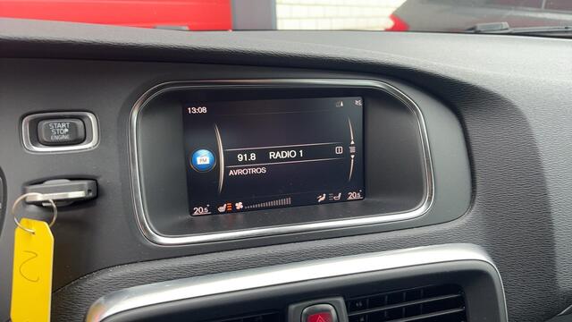 Volvo V40 1.5 T3 Nordic+ AUTOMAAT / TREKHAAK / FULL LED / STANDKACHEL / STOELVERW / NAVI / CLIMA / PDC / BLUETOOTH / CRUISE / NL-AUTO