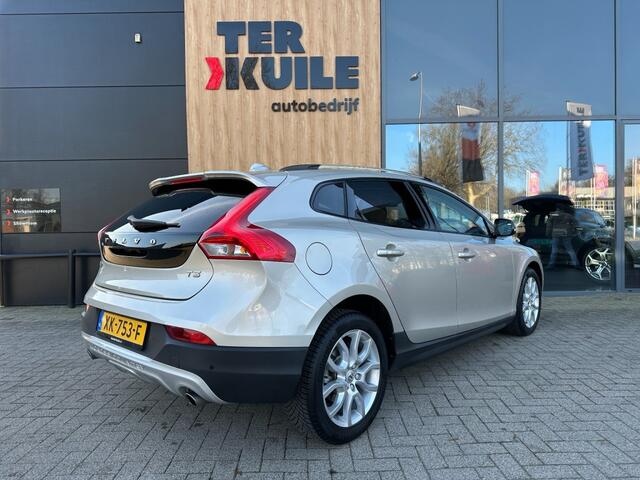 Volvo V40 Cross Country 1.5 T3 Polar+ Luxury / Trekhaak / CarPlay