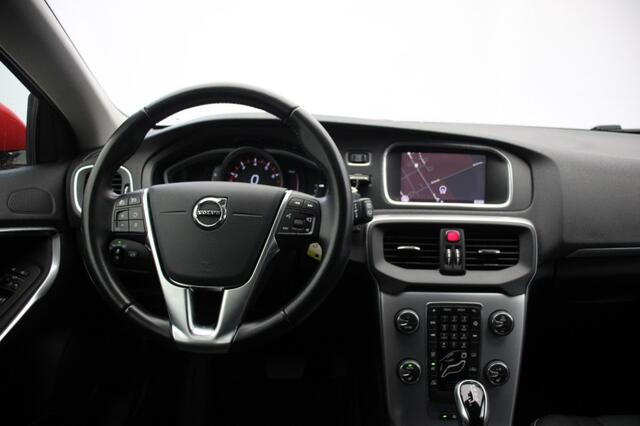 Volvo V40 1.5 T2 Nordic + Automaat - Stoelverw. Navi, Clima, Half Leer, Trekhaak