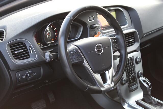 Volvo V40 1.5 T2 Nordic+ Automaat | Dealer onderhouden