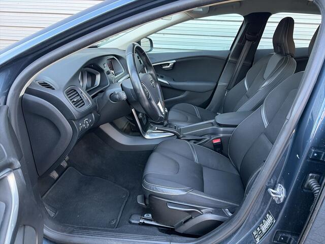 Volvo V40 2.0 D2 Nordic+ / LED koplampen / Trekhaak / Achteruitrijcamera / Stoelverwarming /