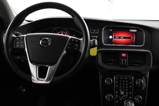 Volvo V40 1.5 T2 Nordic+ |NAP|BTW| Automaat | Stoelverwarming | Navi