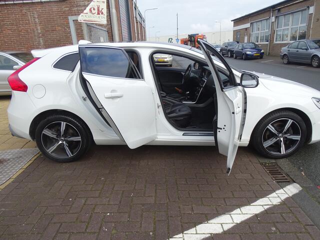 Volvo V40 2.0 T4 Business Sport