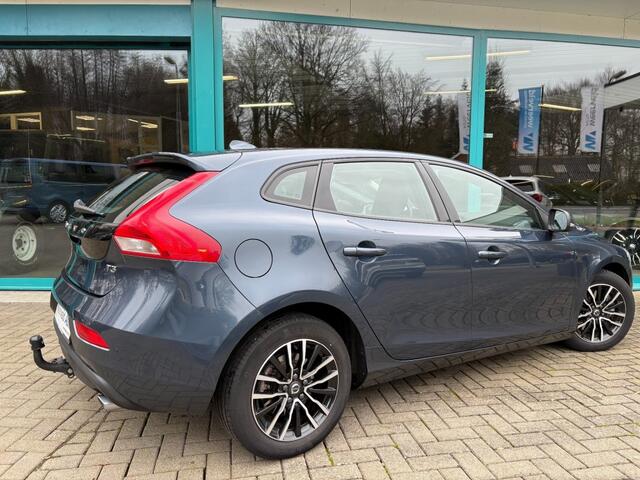 Volvo V40 1.5 T3 MOMENTUM Automaat, LED, Navi, PDC, TrHaak, NAP