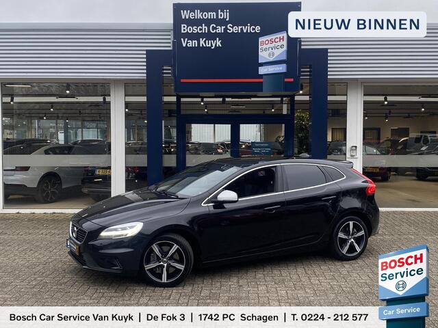 Volvo V40 1.5 T3 Polar+ Sport / Automaat / NL-Auto / Dealer-Onderhouden / Panodak / Harman-Kardon / Half-Leder/Half-Alcantara / Cruise-Control / Climate-Control / Stoelverwarming / Trekhaak / Keyless / LED / DAB Radio-Bluetooth / Navi / PDC V+A met Camera / 17'' LM