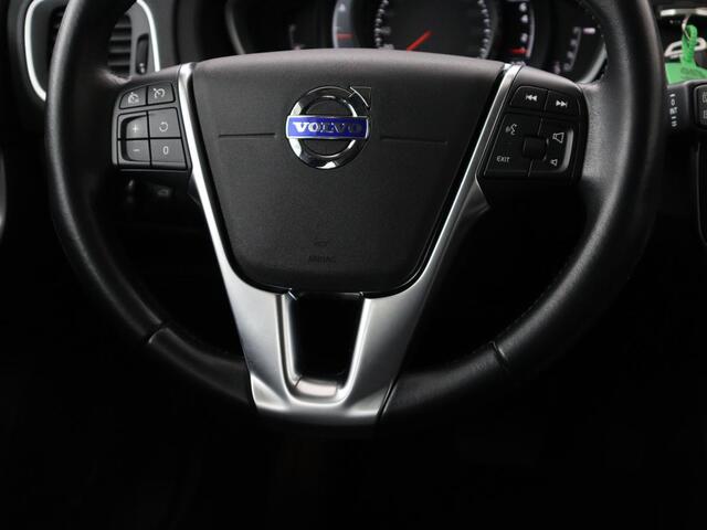 Volvo V40 1.5 T3 Inscription | Leder | Trekhaak | Navigatie | Full LED | Parkeerhulp | Climate control | Bluetooth | Cruise control
