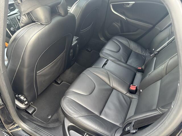 Volvo V40 2.0 T4 Business Sport / R-DESIGN / LEER / NAVI / CRUISE / STOELVERWARMING