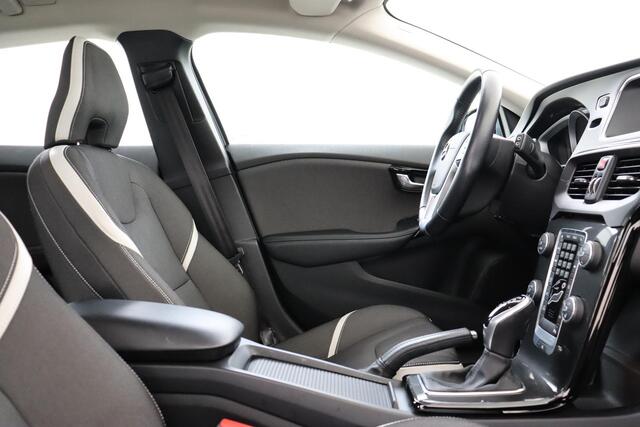 Volvo V40 T3 AUT. DYNAMIC EDITION -CRUISE|VERW.VOORSTOELEN|NAVI|PARK-ASSIST|17"
