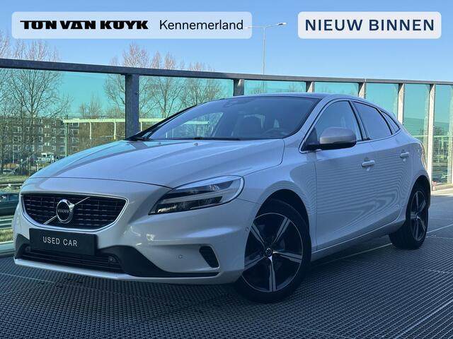 Volvo V40 1.5 T3 Polar+ Sport Automaat, R-design, Metallic, Stoelverwarming, Harman Kardon audio, Extra getinte ramen achter, Leder-nubuck bekleding, Panoramadak
