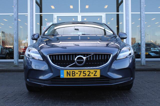 Volvo V40 T2 Momentum | Org. NL | Verw. Voorstoelen | Parkeersensoren achter | | Cruise Control |