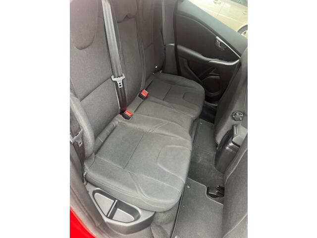 Volvo V40 2.0 T2 122PK LED koplampen/Navi/PDC Onderhoudshistorie