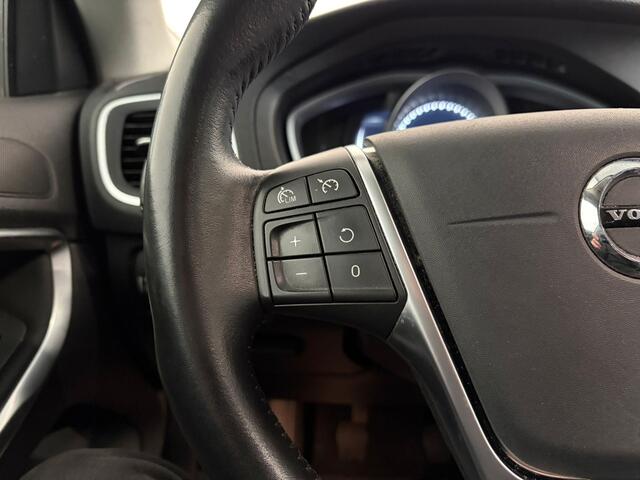 Volvo V40 2.0 T2 Nordic+. Clima!