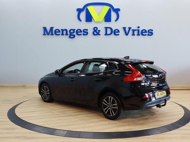 Volvo V40 2.0 D2 Nordic+ Airco | Trekhaak | Stoel Verwarming | Cruise Control | Navi | Parkeer Sensoren | Isofix | NAP