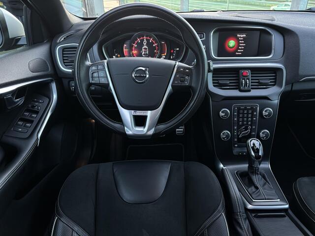 Volvo V40 1.5 T3 Polar+ Sport Automaat, R-design, Panoramadak, Stoelverwarming, High performance audio, Extra getinte ramen vanaf B-stijl, Climate control, Cruise control