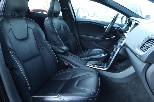 Volvo V40 2.0 T4 BUSINESS SPORT R-DESIGN AUT. | PANO | LED | LEDER | NAVI | CAMERA | CRUISE | CLIMATE