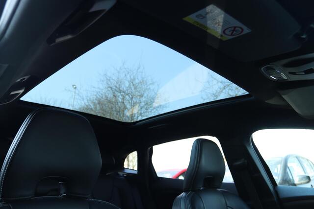 Volvo V40 2.0 T4 BUSINESS SPORT R-DESIGN AUT. | PANO | LED | LEDER | NAVI | CAMERA | CRUISE | CLIMATE