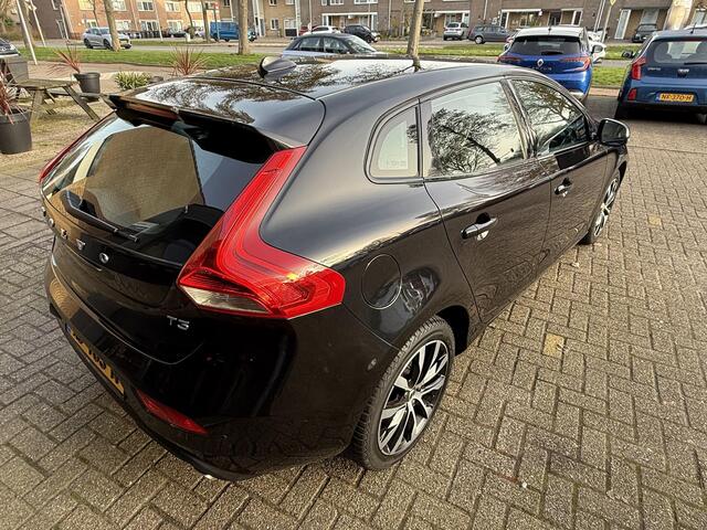 Volvo V40 2.0 T3 Dynamic Edition 153PK / Airco clima/ Navigatie/ Cruise/ PDC/ LED/ Stoel verw./ LMV