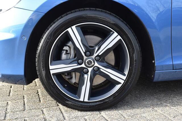 Volvo V40 T4 190PK Business Sport | PDC V/A | Cruise Control | Camera Achter | 17'' | Stoelverwarming
