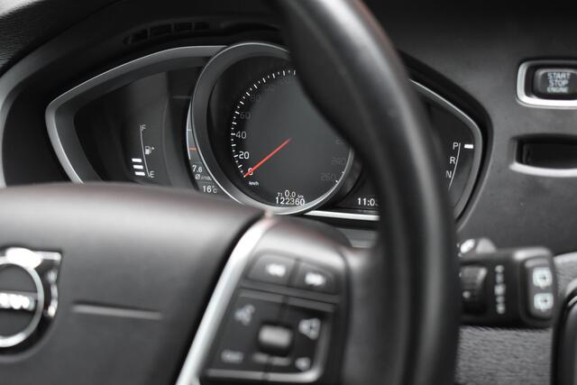 Volvo V40 T3 152PK Automaat Dynamic Edition | Trekhaak |