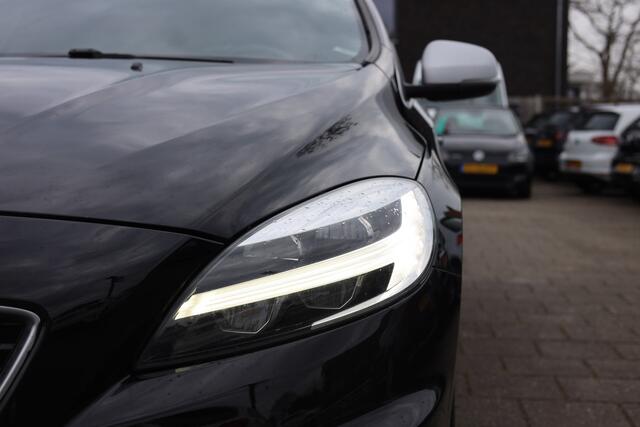 Volvo V40 2.0 D3 SPORT | R-DESIGN | AUTOMAAT | NAVI | TREKHAAK