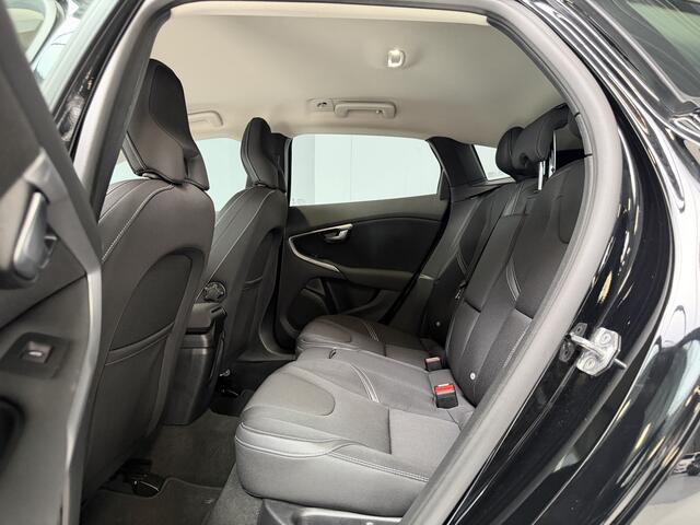 Volvo V40 2.0 T2 Momentum Trekhaak|Camera|LED|Navi|