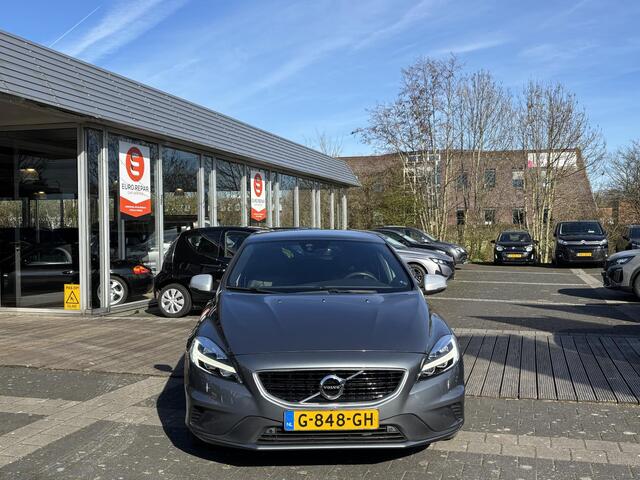 Volvo V40 1.5 T3 R-Design | Automaat | Sportive uitvoering | Leder interieur | Standkachel Panorama dak | DAB+ | Camera | Lage km stand!