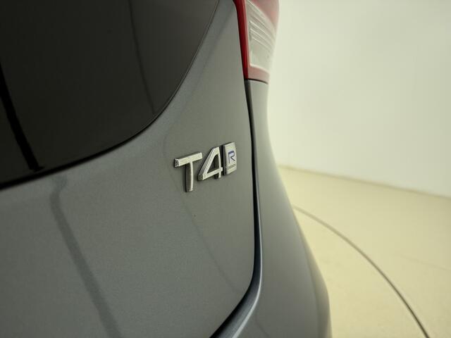 Volvo V40 2.0 T4 190pk Business Sport / Panorama dak / Lederen bekleding / On call / Stoelverwarming / Camera /