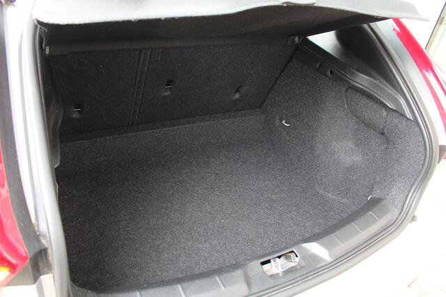 Volvo V40 2.0 T2 Momentum | Cruise Control | Navi | Parkeersensoren |