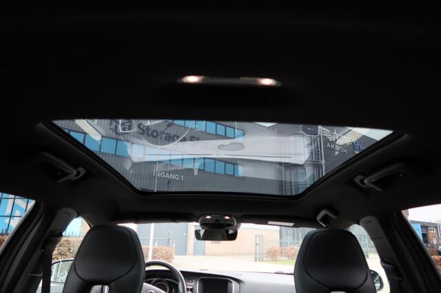 Volvo V40 1.5 T3 POLAR+ SPORT, R-DESIGN , PANO ENZ ....