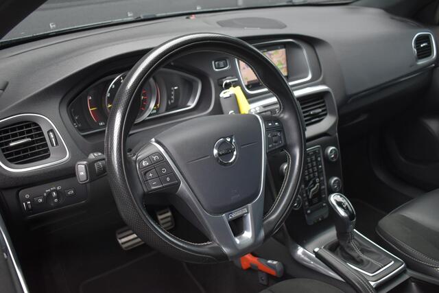 Volvo V40 T3 Automaat Polar+ Sport | Panoramadak | Achteruitrijcamera | Navigatie | Stoelverwarming | Standkachel | Trekhaak