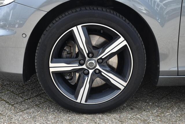 Volvo V40 T3 Automaat Polar+ Sport | Panoramadak | Achteruitrijcamera | Navigatie | Stoelverwarming | Standkachel | Trekhaak