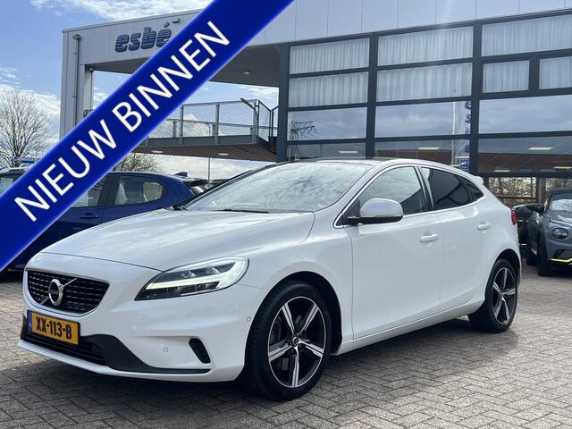Volvo V40 1.5 T3 Automaat R-Design Polar + Sport Panoramadak Navigatie Camera Harman Kardon Audio Keyless Entry Led Koplampen Stoelverwarming Extra Getint Glas NL Auto