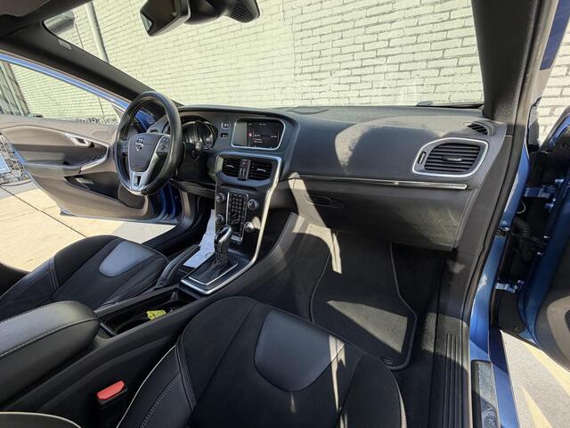 Volvo V40 1.5 T3 POLAR+ SPORT | R-DESIGN | PANO | STOELVERW. | BOVAG!