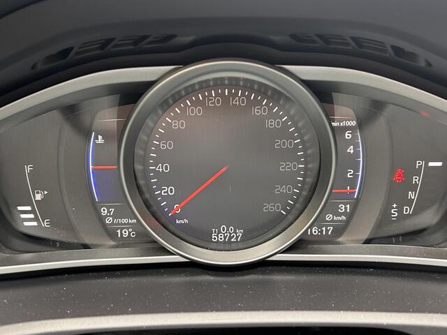 Volvo V40 2.0 T4 Business Sport Panorama dak / leer / park assist camera / Navigatie / stoelverwarming