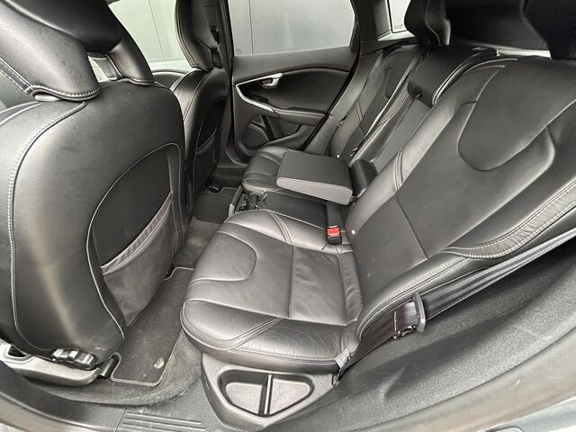 Volvo V40 2.0 T4 Business Sport Panorama dak / leer / park assist camera / Navigatie / stoelverwarming
