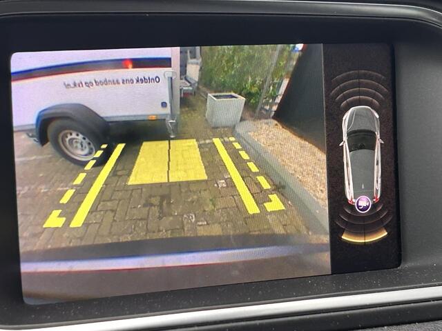 Volvo V40 2.0 T4 Business Sport Panorama dak / leer / park assist camera / Navigatie / stoelverwarming