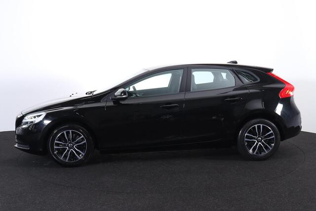 Volvo V40 T2 Nordic+ - Automaat - Parkeerverwarming - LED-koplampen - Navigatie - Verwarmbare voorstoelen - Verwarmbare voorruit - Trekhaak afneembaar